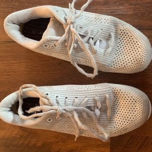 Girls Varsity Cheer Shoes Sz. 4